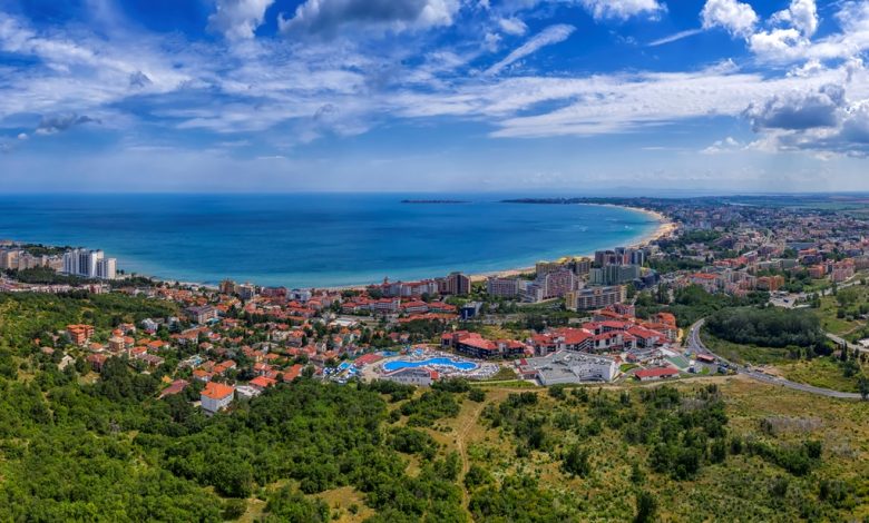 sunny_beach_view_from_above.jpg